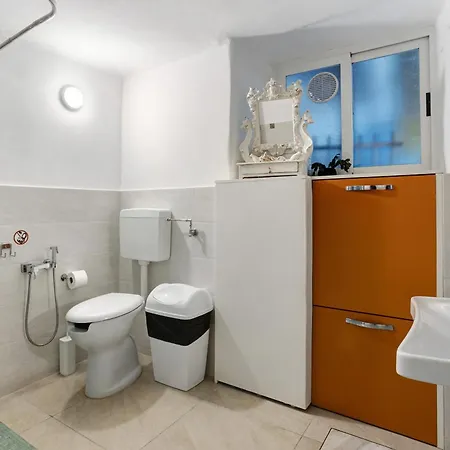 Pealess Apartment